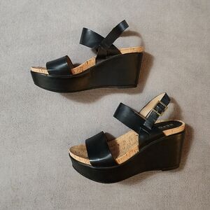 Report Platform Wedge Sandal